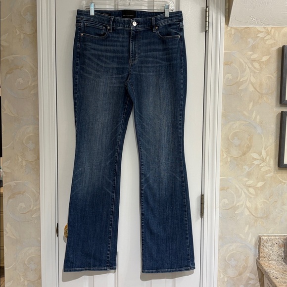 White House Black Market Mid-Rise Slim Boot Everyday Soft Jeans - Picture 2 of 11